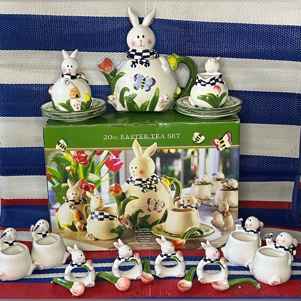 ✨🥳 Vintage -  Mercuries 20-piece Easter Bunny Tea Set Floral / Bee Hand painted